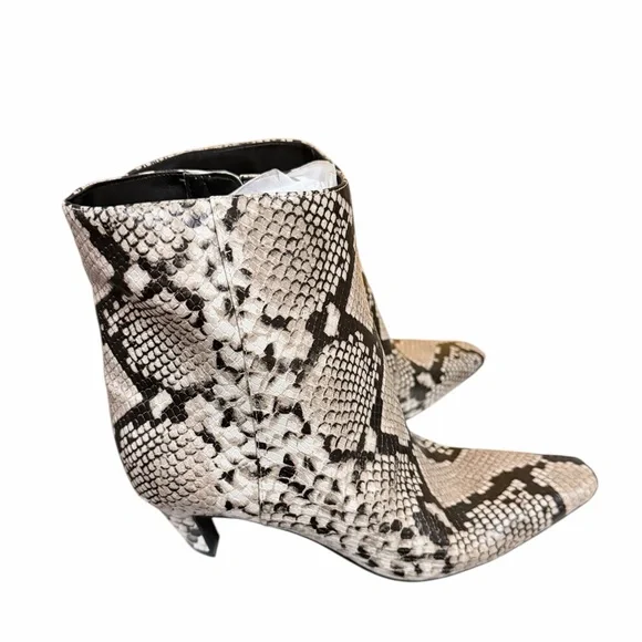 🌼🌟NWOT INC INTERNATIONAL CONCEPT Snakeskin Ankle Boots. 1” heel - Picture 5 of 10